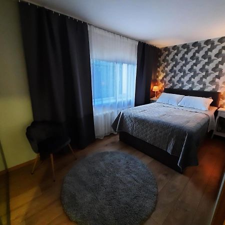 Centrum Bridge Apartment Parnu Bagian luar foto