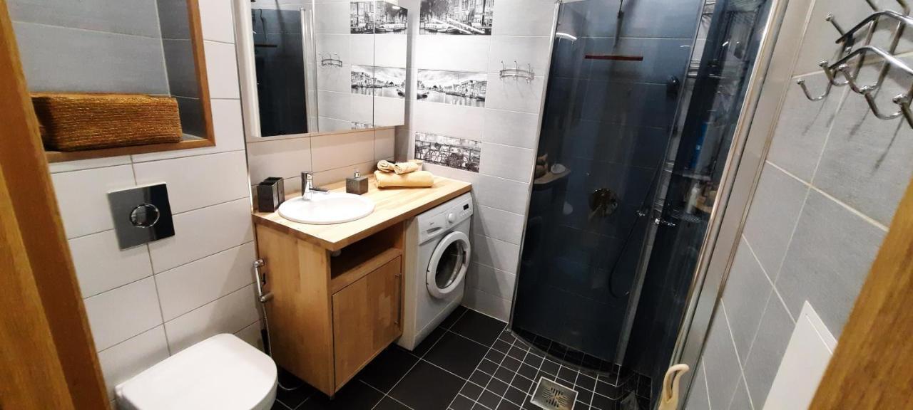 Centrum Bridge Apartment Parnu Bagian luar foto