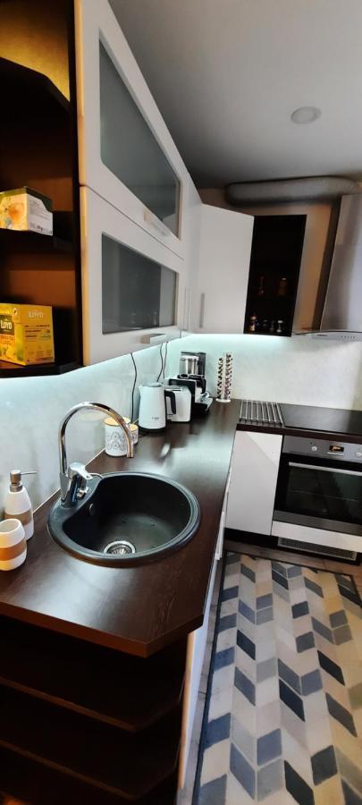 Centrum Bridge Apartment Parnu Bagian luar foto